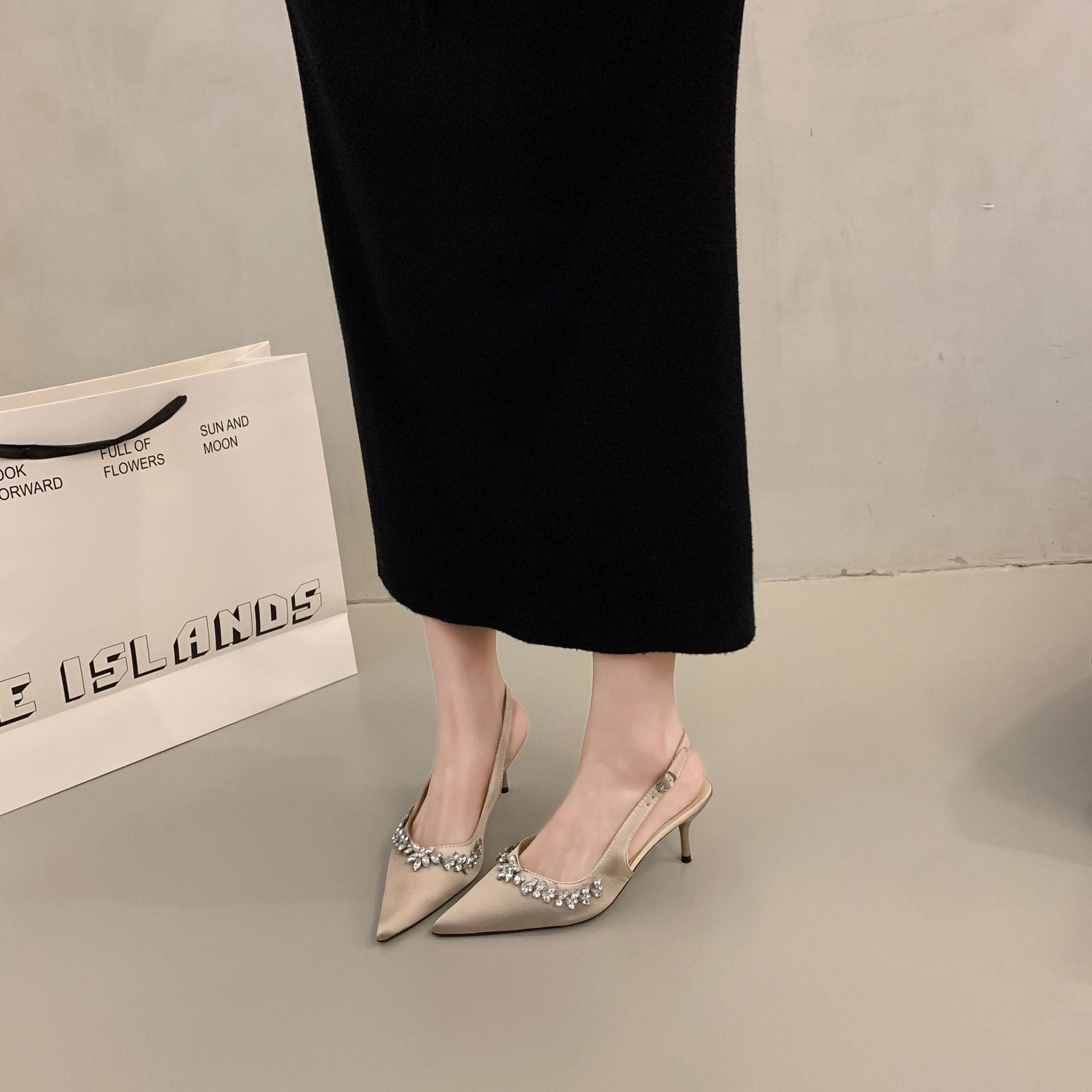 Pointed shoes